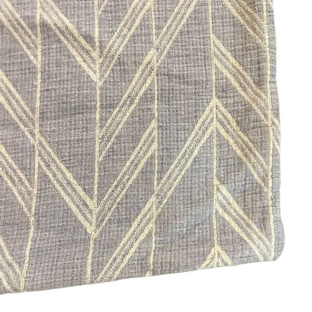 Piu Belle 100% cotton white blue pillow sham zipper chevron pattern
